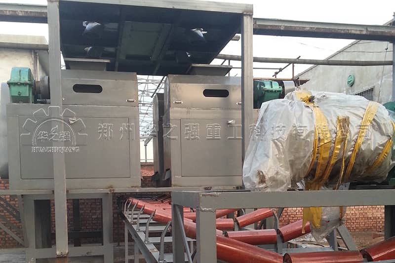 陜西有機(jī)肥設(shè)備生產(chǎn)線現(xiàn)場(chǎng) 陜西有機(jī)肥設(shè)備生產(chǎn)線現(xiàn)場(chǎng)