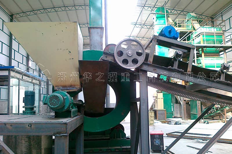 內(nèi)蒙五原有機(jī)肥設(shè)備生產(chǎn)線現(xiàn)場(chǎng) 內(nèi)蒙五原有機(jī)肥設(shè)備生產(chǎn)線現(xiàn)場(chǎng)